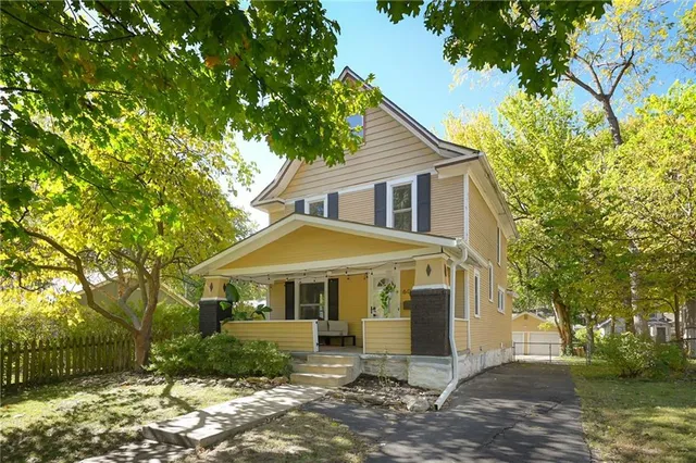 $325,000 | 6030 Cherry Street, Kansas City, MO 64110