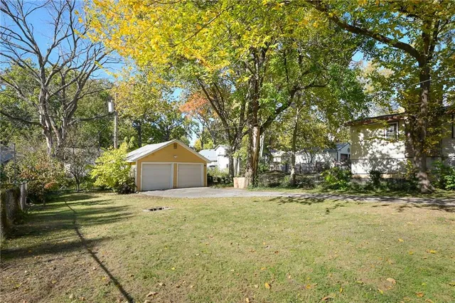 $325,000 | 6030 Cherry Street, Kansas City, MO 64110