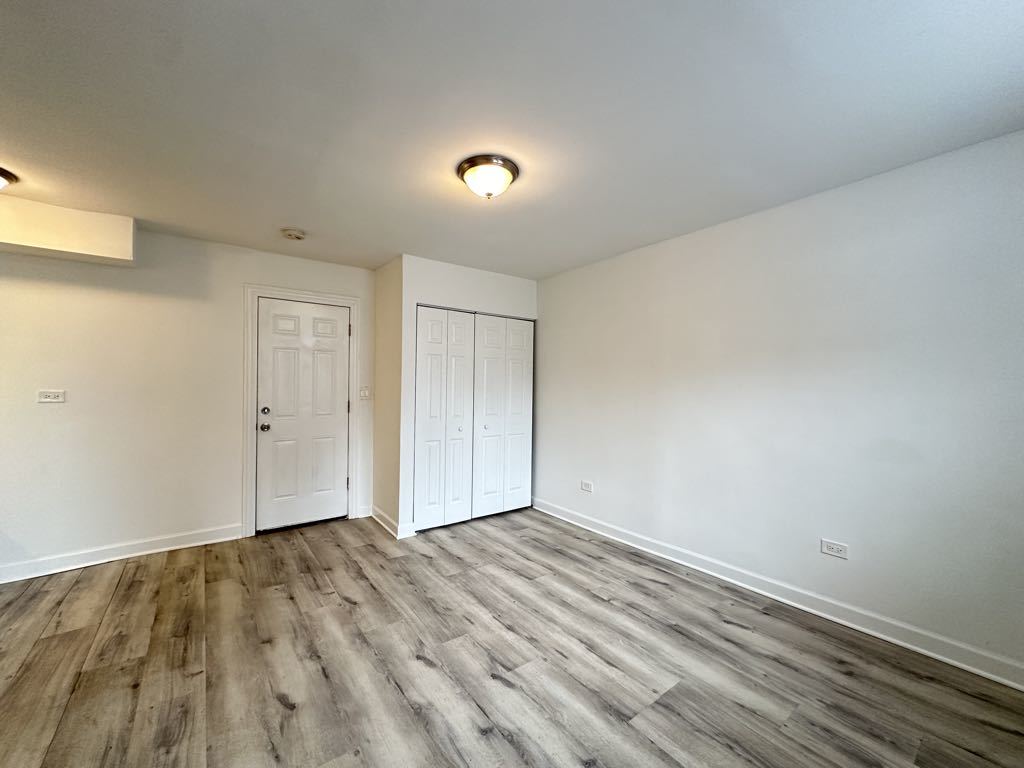 5710 North Winthrop Avenue, Unit 113 Chicago, IL 60660 - Photo 12 of 20 a view of room