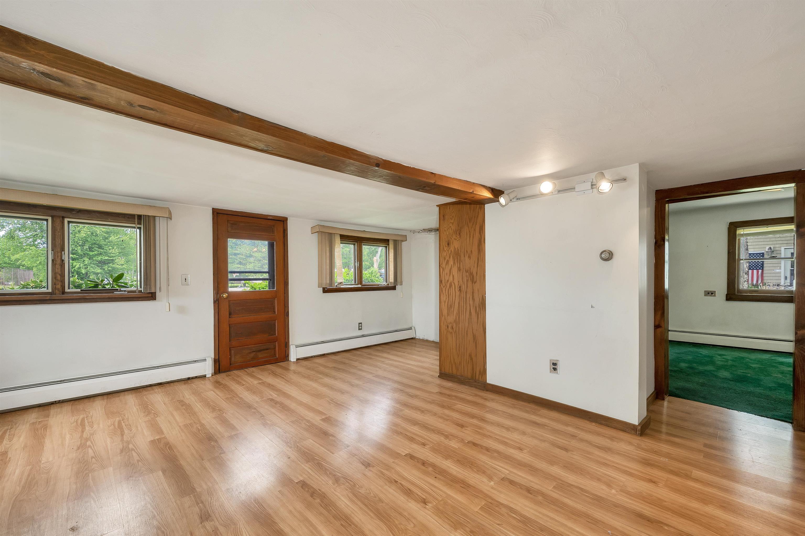 13 Elm Street Epping, NH 03042 - Photo 11 of 47
