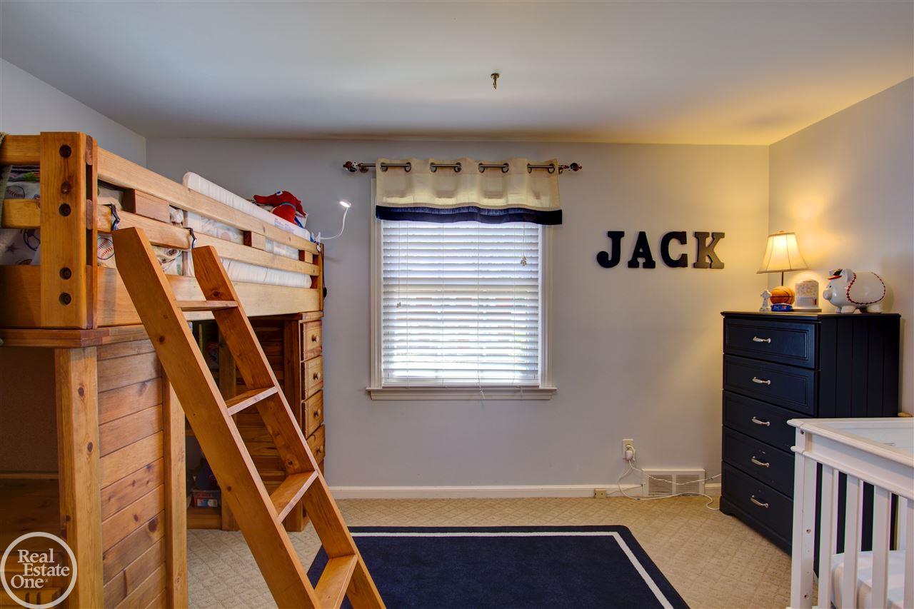 1130 South Oxford Road Grosse Pointe Woods, MI 48236 - Photo 37 of 48