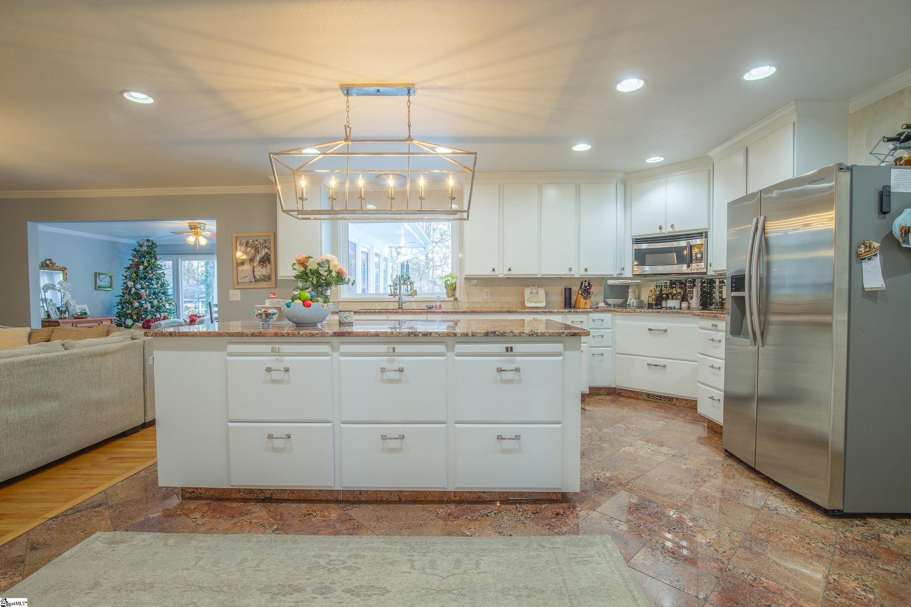 11 Botany Road Greenville, SC 29615 - Photo 11 of 36 Gallery Image 11