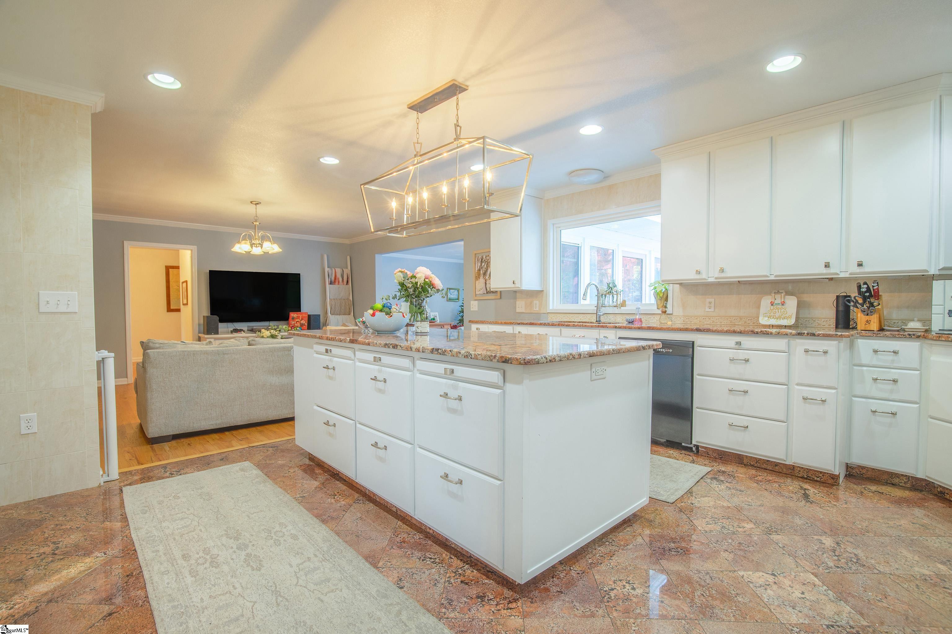 11 Botany Road Greenville, SC 29615 - Photo 14 of 36 Gallery Image 14