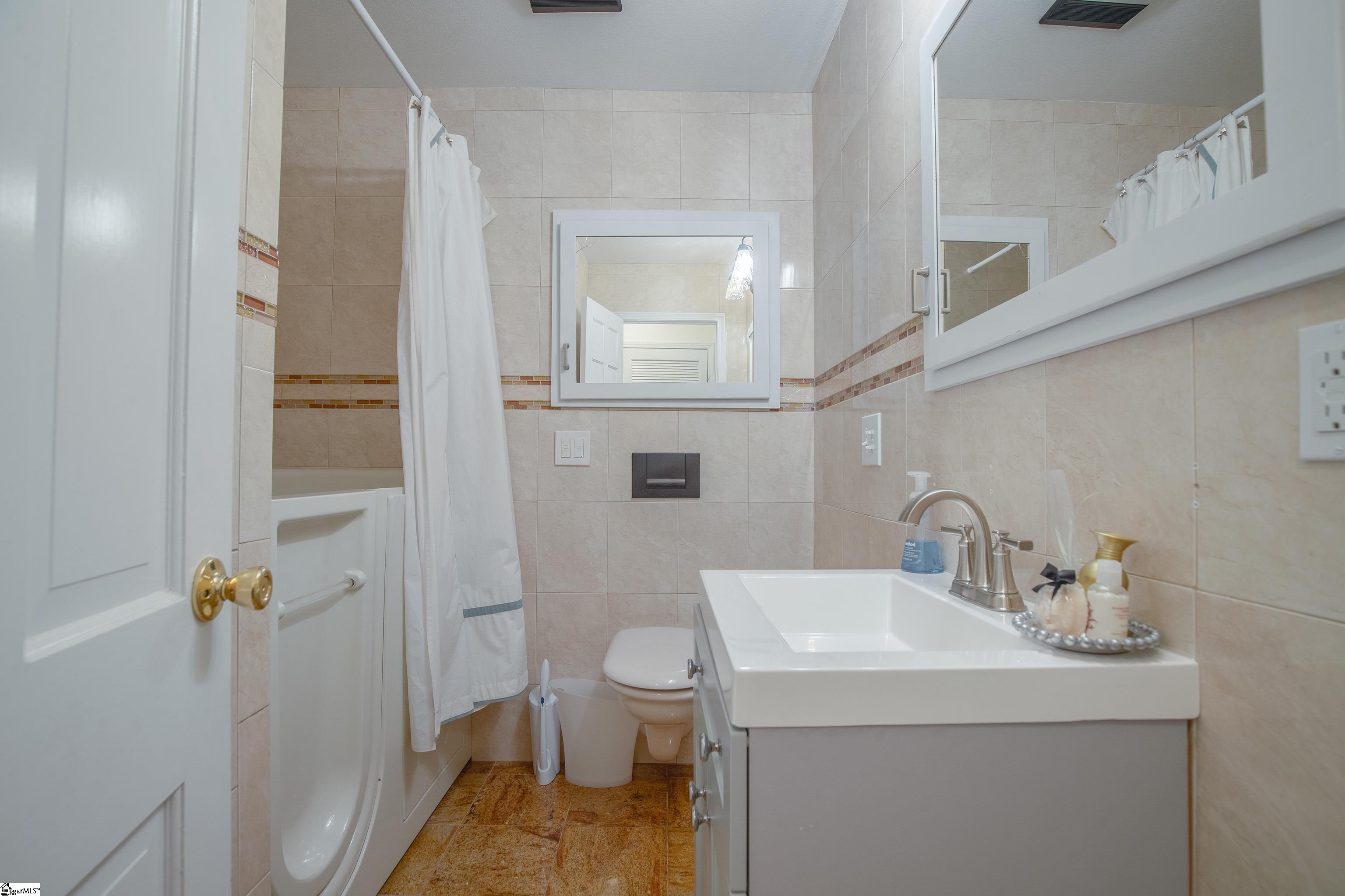 11 Botany Road Greenville, SC 29615 - Photo 23 of 36 Gallery Image 23