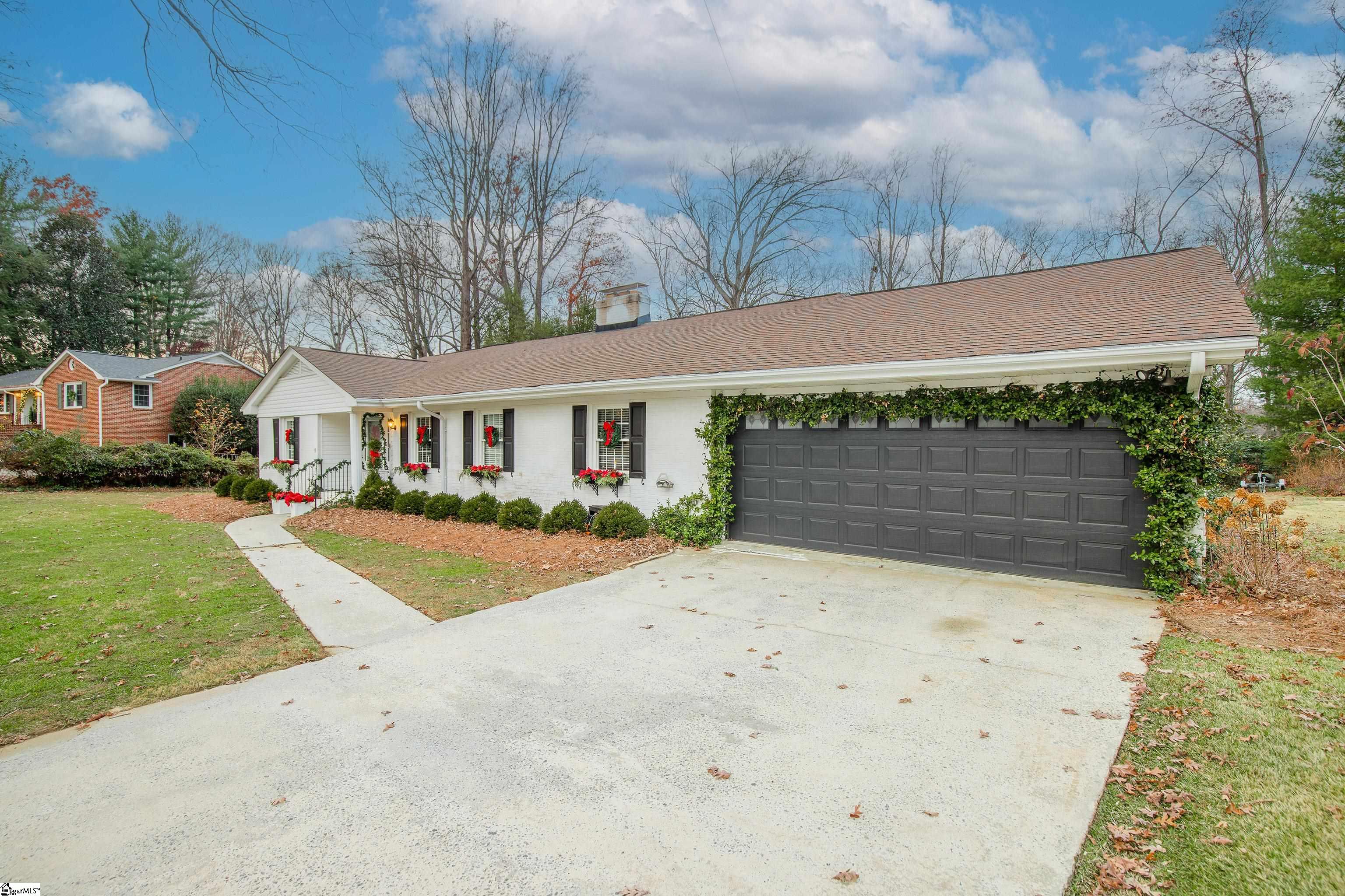 11 Botany Road Greenville, SC 29615 - Photo 3 of 36 Gallery Image 3