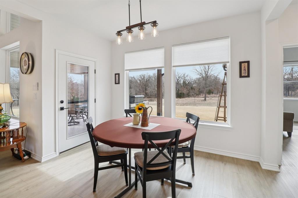 165 Rolling Bnd Road Alvord, TX 76225 - Photo 11 of 35