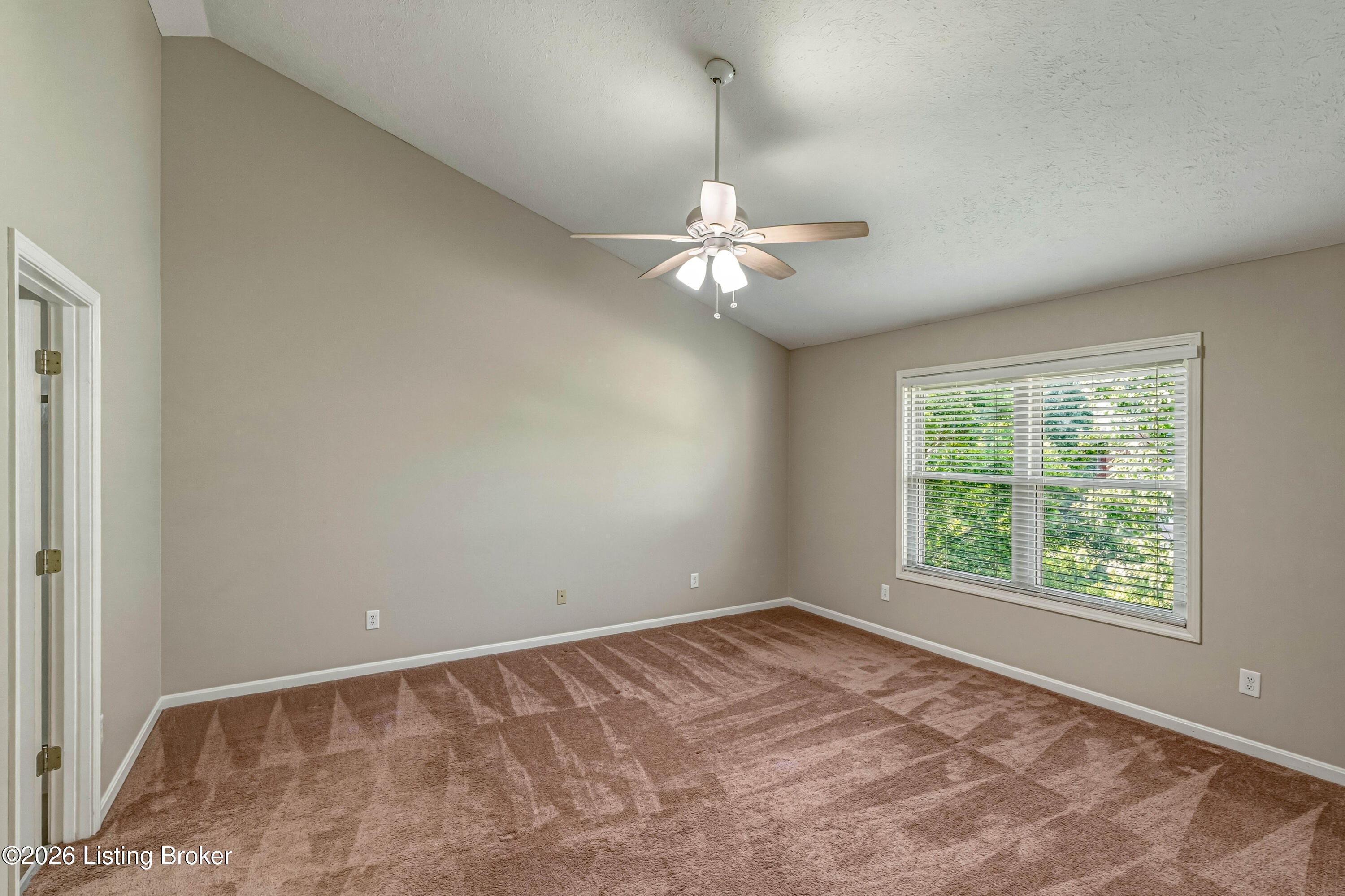 8305 Adams Run Road Louisville, KY 40228 - Photo 15 of 48 DSC04665