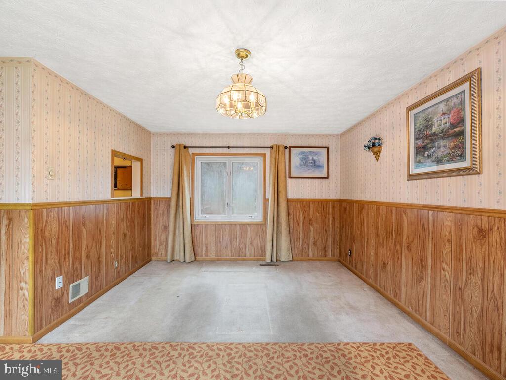 17536 Frederick Road Mount Airy, MD 21771 - Photo 6 of 50 Gallery Image 6