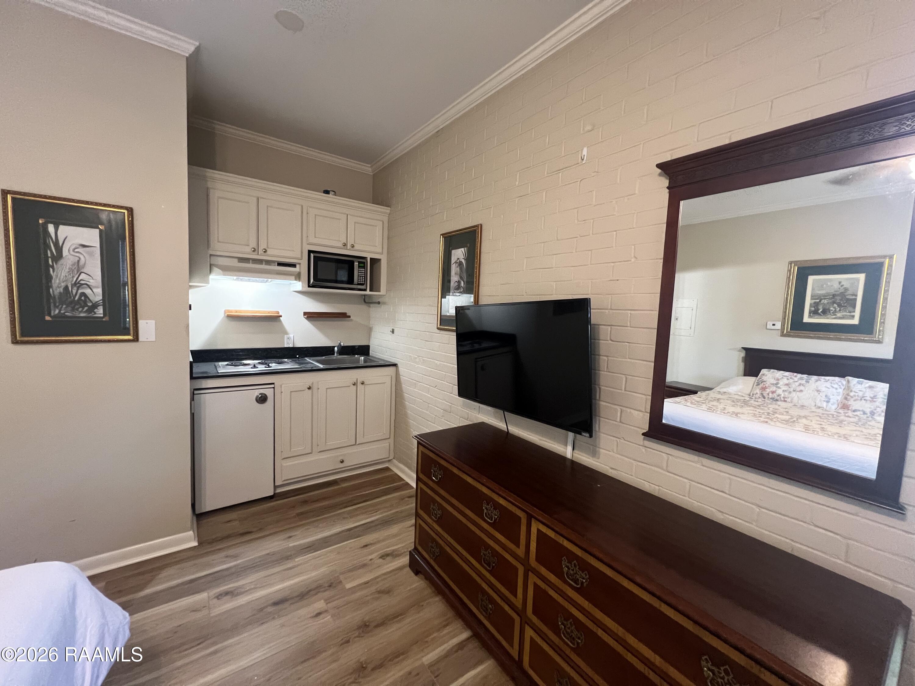 213 Bendel Road, Unit 111 Lafayette, LA 70503 - Photo 22 of 31 Kitchenette2