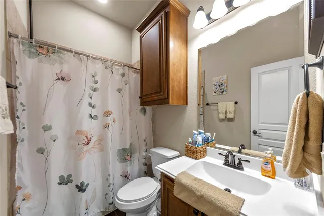 a view of a backyard with trampoline