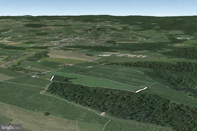 a view of a tennis court