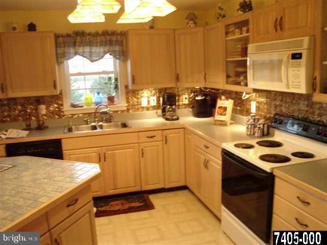 4465 Lee Road Hanover, PA 17331 - Photo 6 of 24 Gallery Image 6