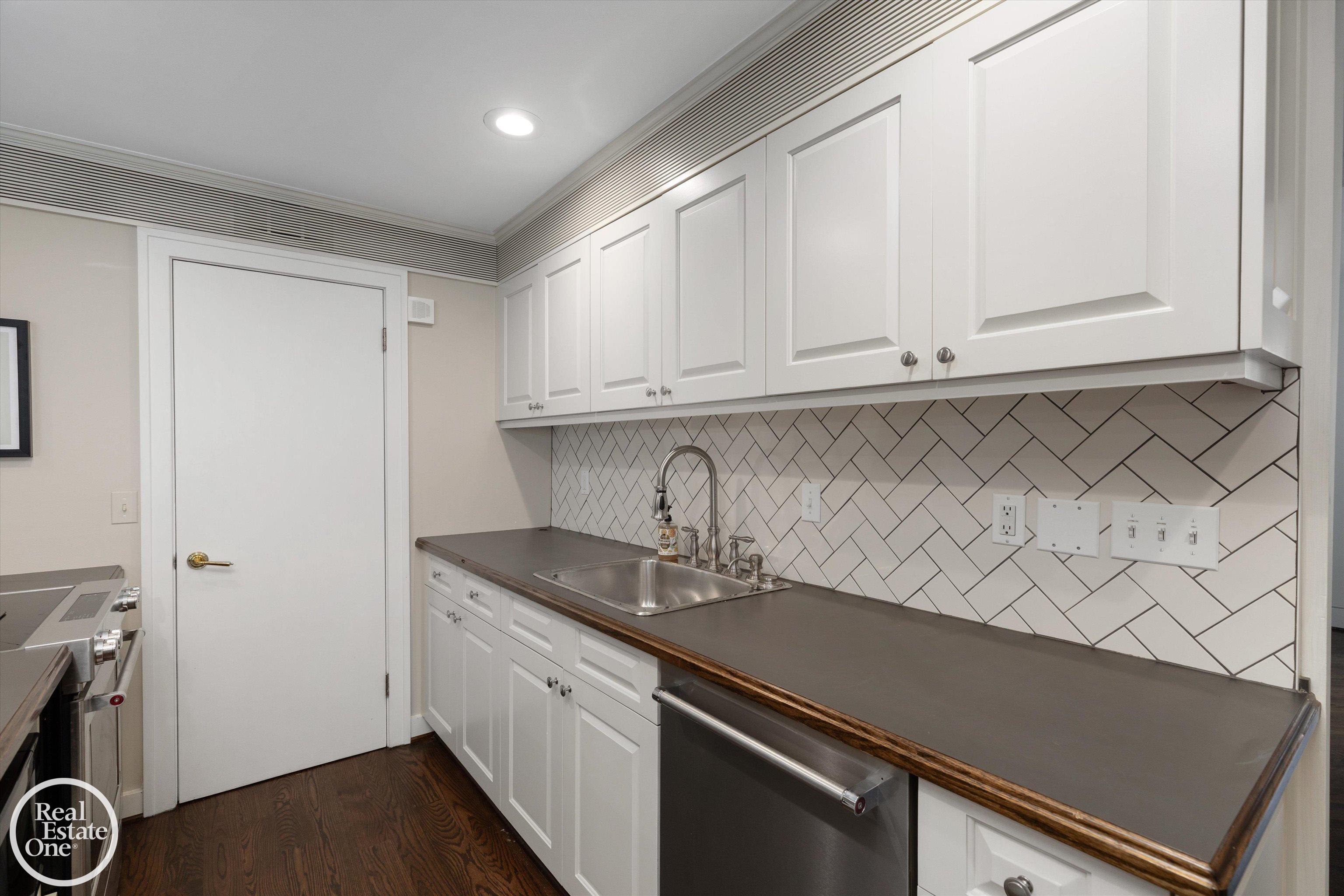 277 Lincoln Road Grosse Pointe, MI 48230 - Photo 18 of 63