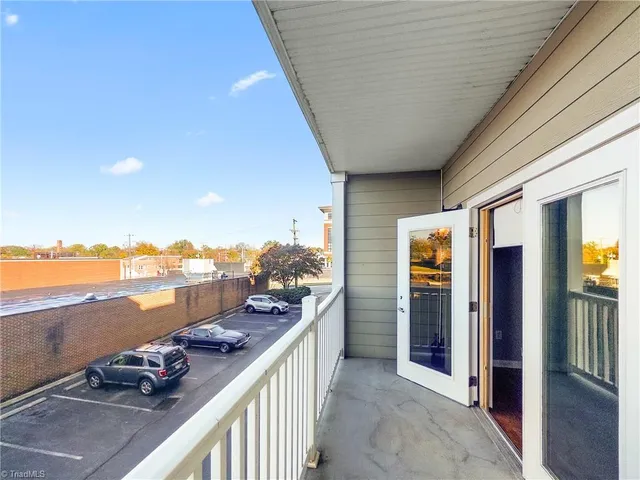 $2,995 | 605 West Market Street, Greensboro, NC 27401