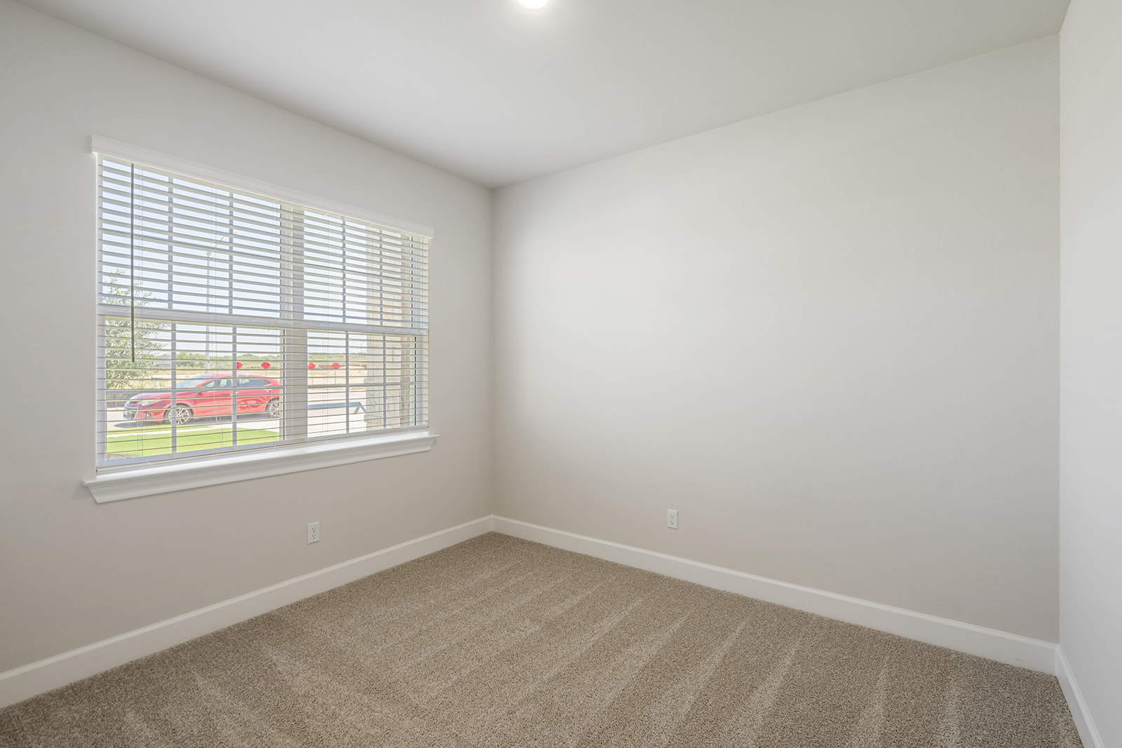 517 West Luna Blue Lane Jarrell, TX 76537 - Photo 8 of 10