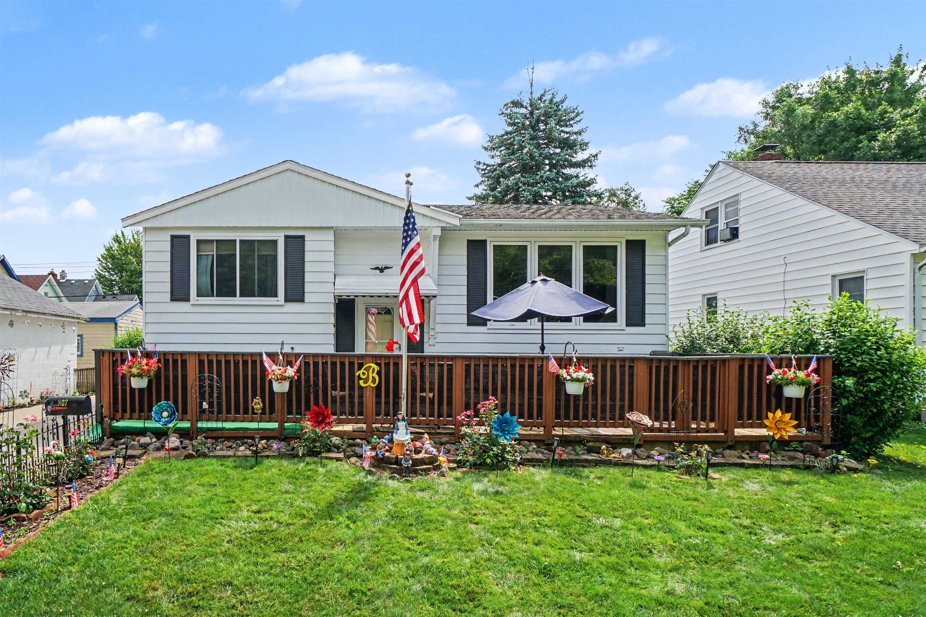 807 South Monroe Street Bay City, MI 48708 - Photo 2 of 20
