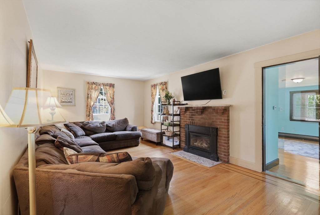 1 Valley View Road Wayland, MA 01778 - Photo 17 of 42