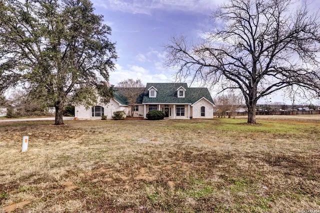 $475,000 | 307 East Main Street, Stockdale, TX 78160