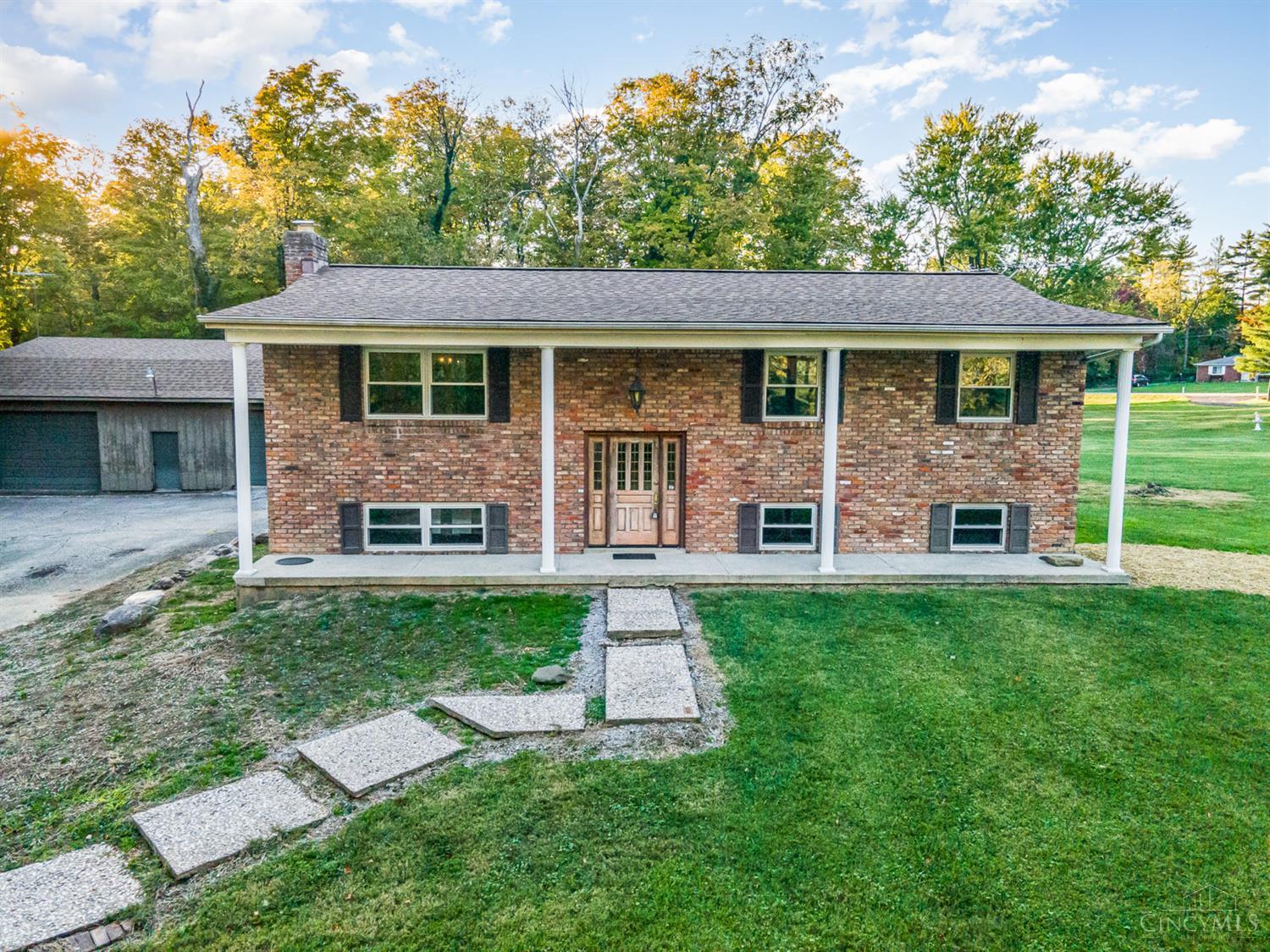7033 Hopkins Road Maineville, OH 45039 - Photo 4 of 41