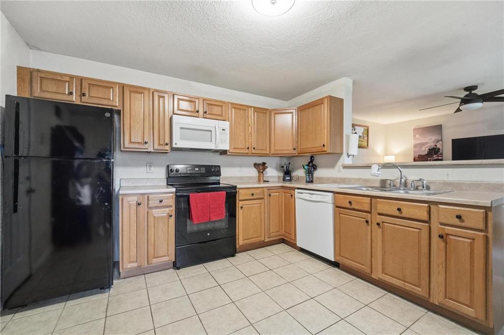 1801 Maple Lane Lawrence, KS 66044 - Photo 3 of 27