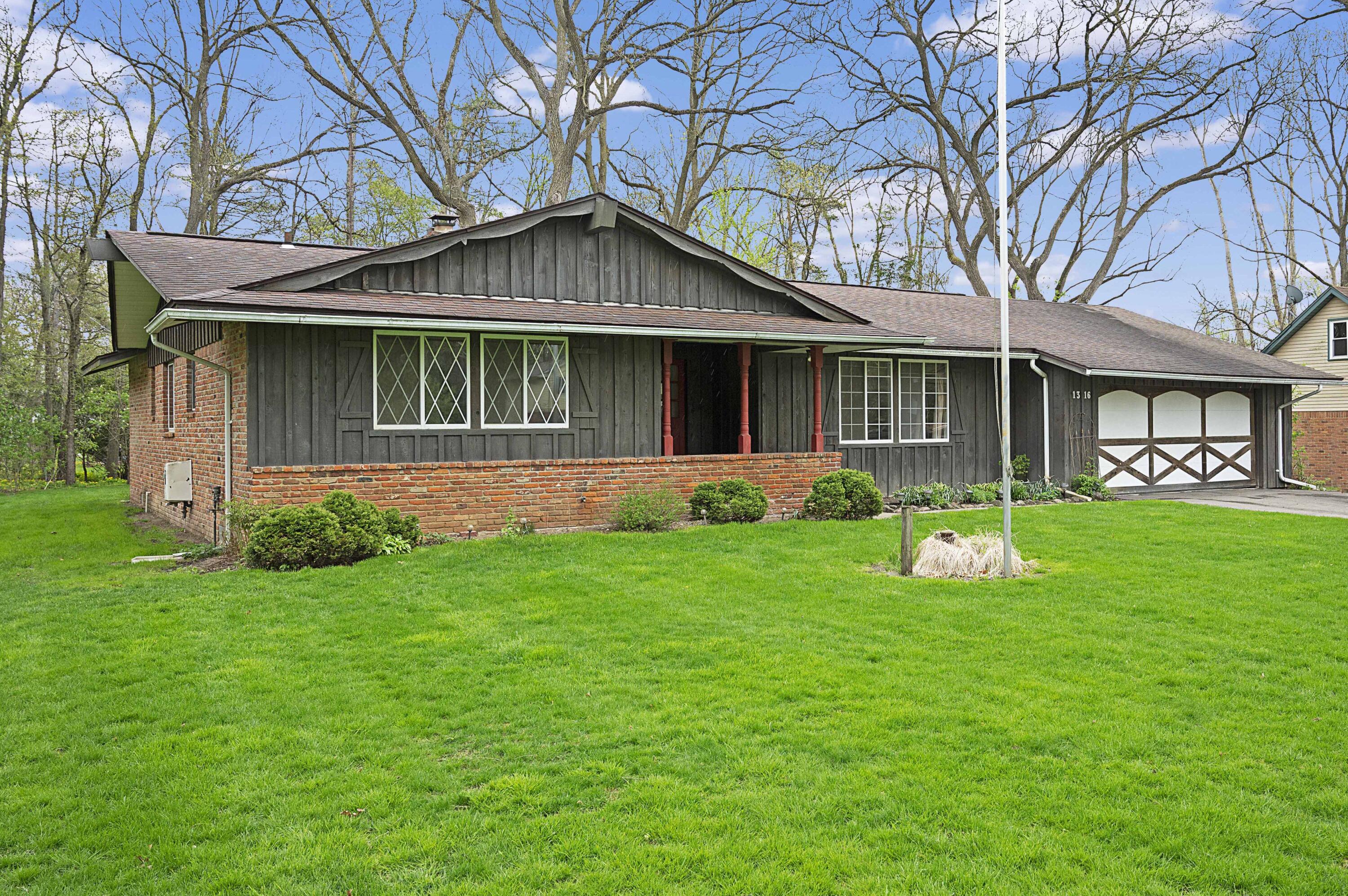 1316 Grebe Rd Highland 2035 2