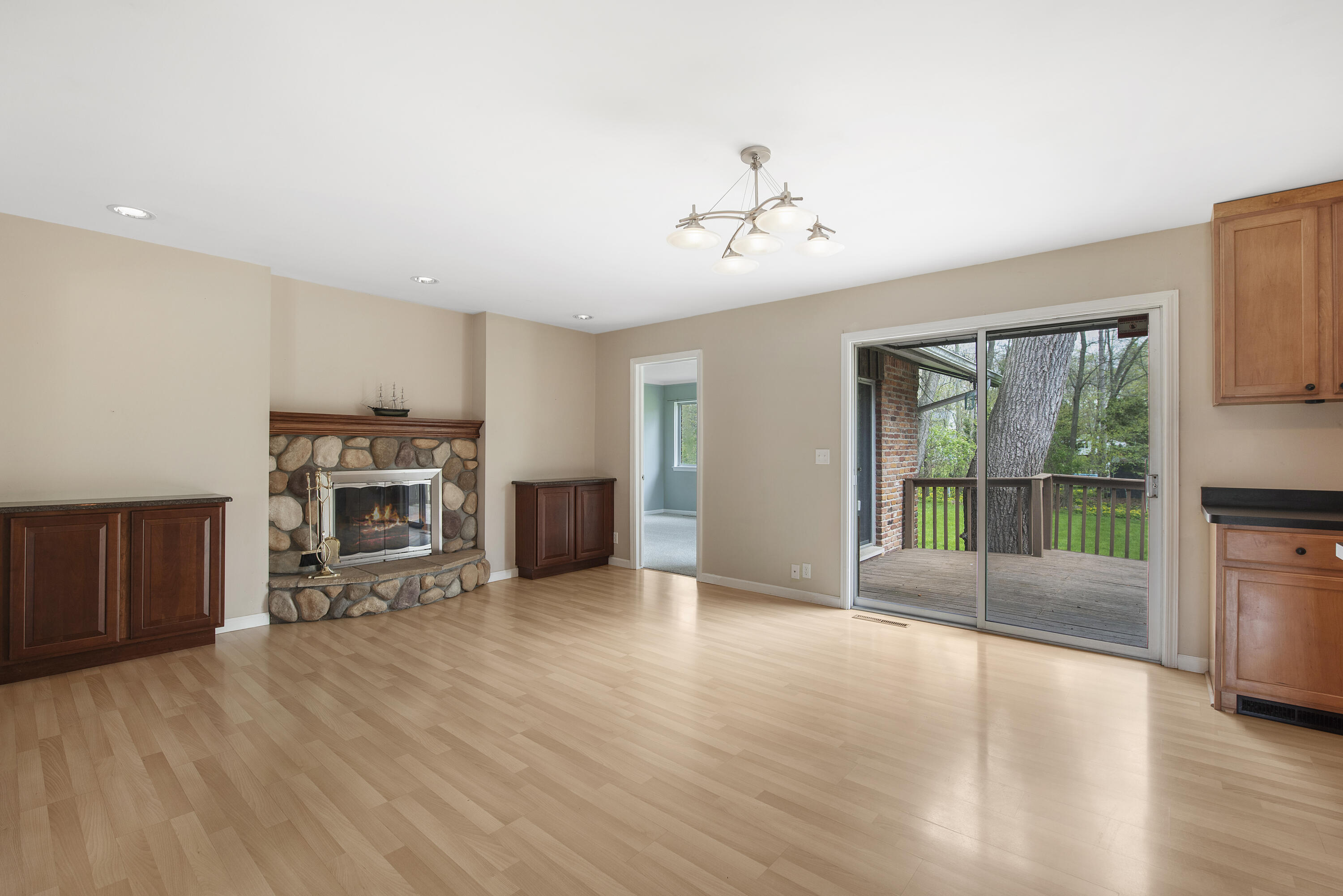 1316 Grebe Road Highland, MI 48357 - Photo 4 of 28 1316 Grebe Rd Highland 6556