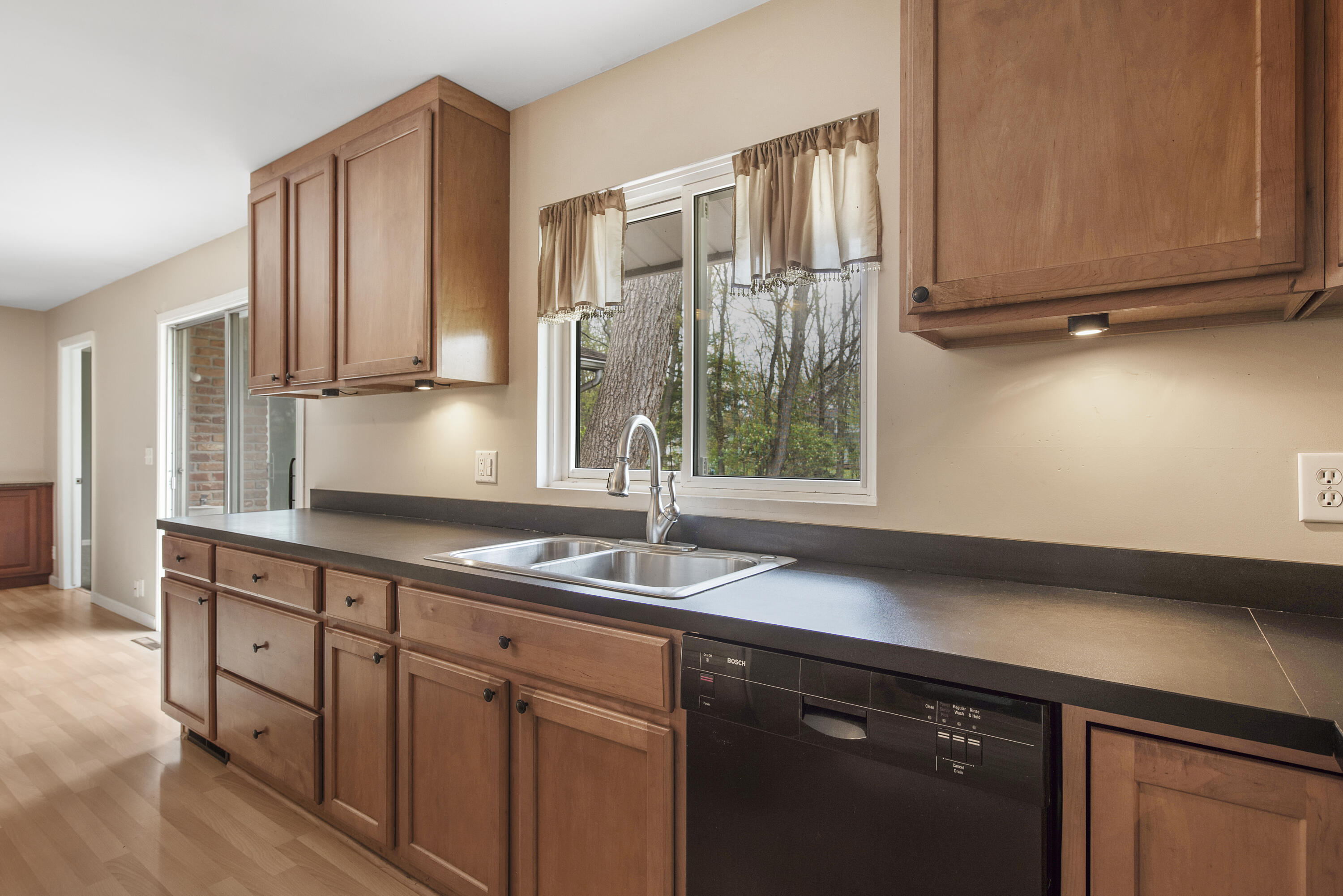 1316 Grebe Road Highland, MI 48357 - Photo 7 of 28 1316 Grebe Rd Highland 6533
