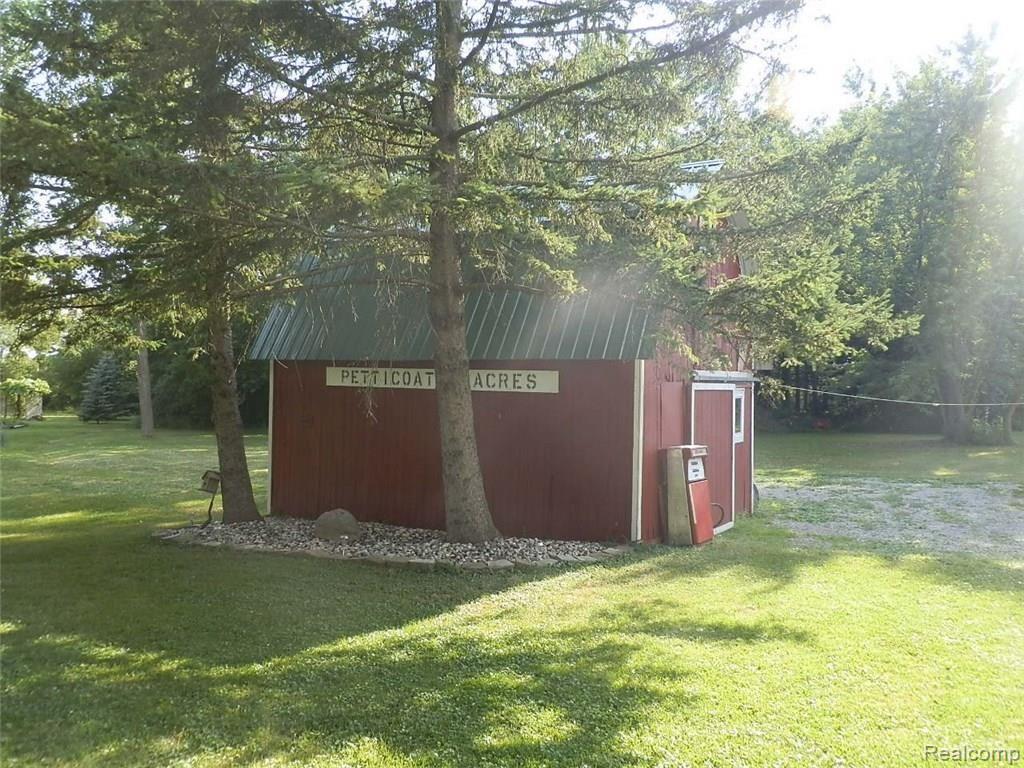 5426 Howe Road Grand Blanc, MI 48439 - Photo 3 of 64 5426 Howe.3