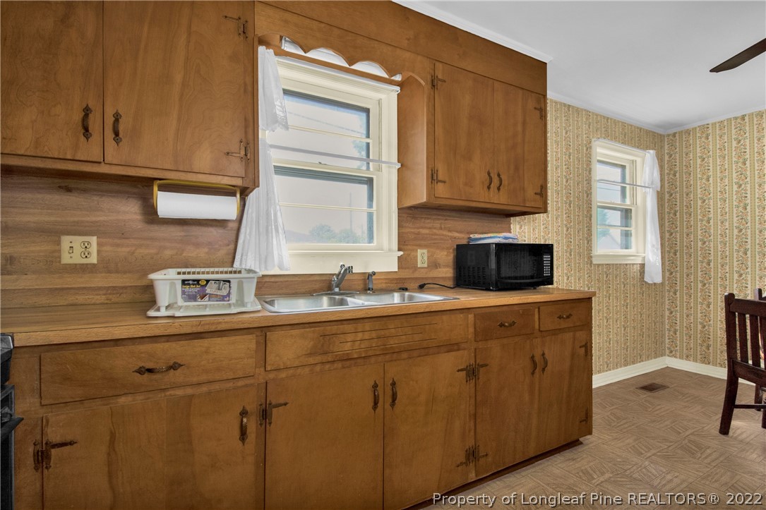1406 Hardin Road Lumberton, NC 28358 - Photo 6 of 30 Gallery Image 6