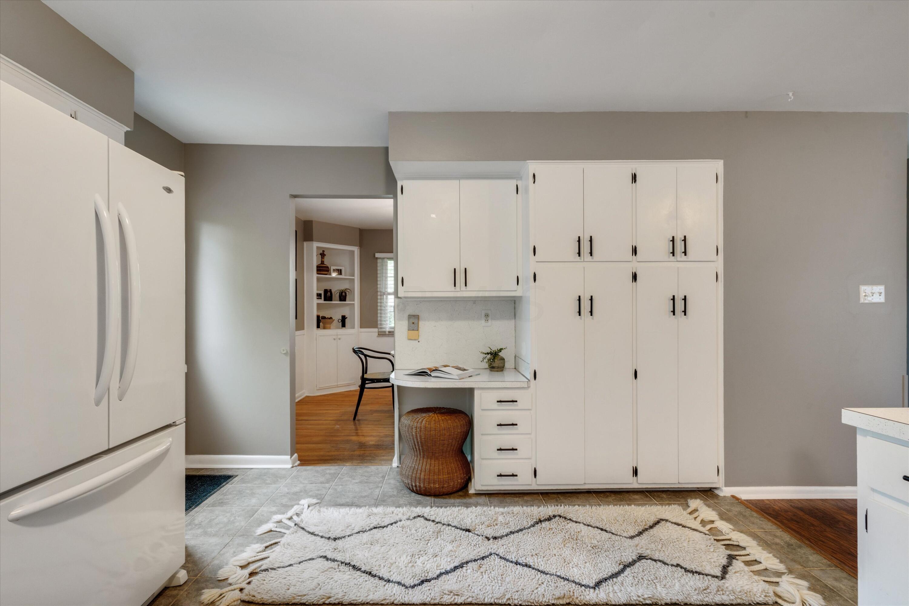 2485 Middlesex Road Columbus, OH 43220 - Photo 11 of 39 Kitchen