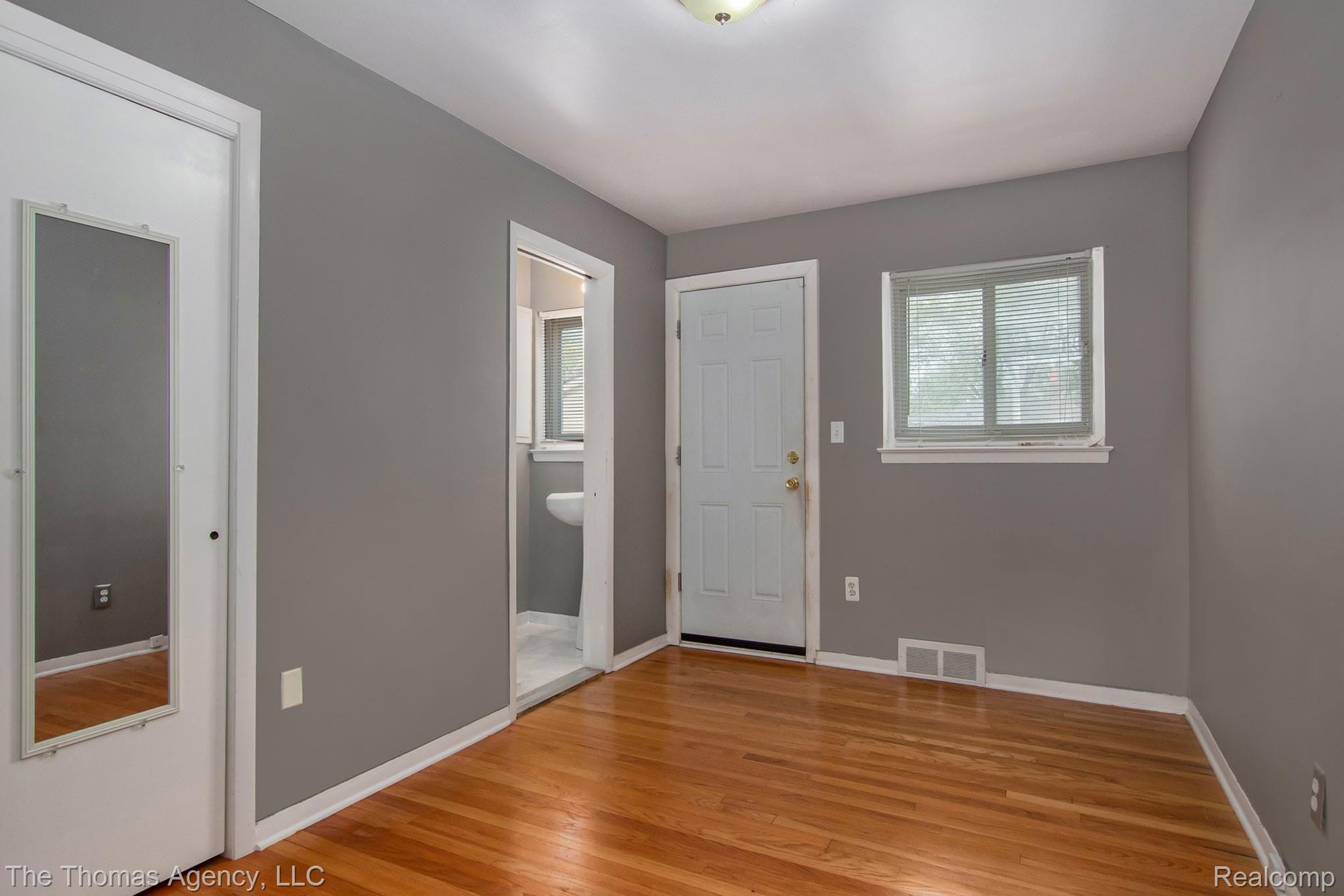 24674 Ridgecroft Avenue Eastpointe, MI 48021 - Photo 13 of 19 Master Bedroom with Lav