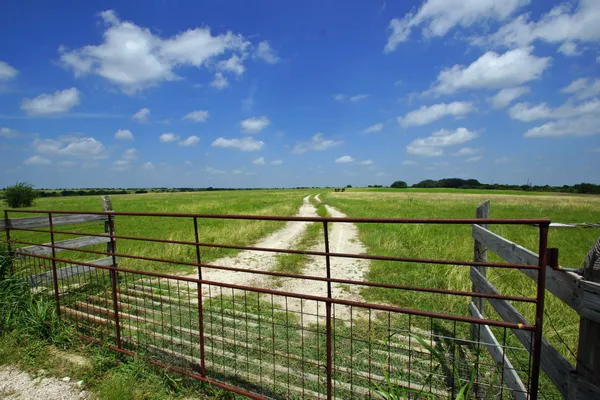 $4,200,000 | 2002 County Road 276, Bertram, TX 78605