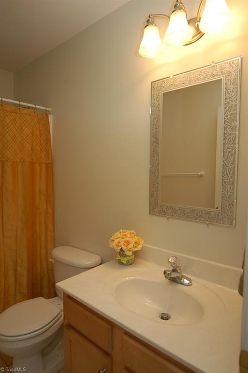 3809 Payne Road High Point, NC 27265 - Photo 20 of 30 Guest bathroom