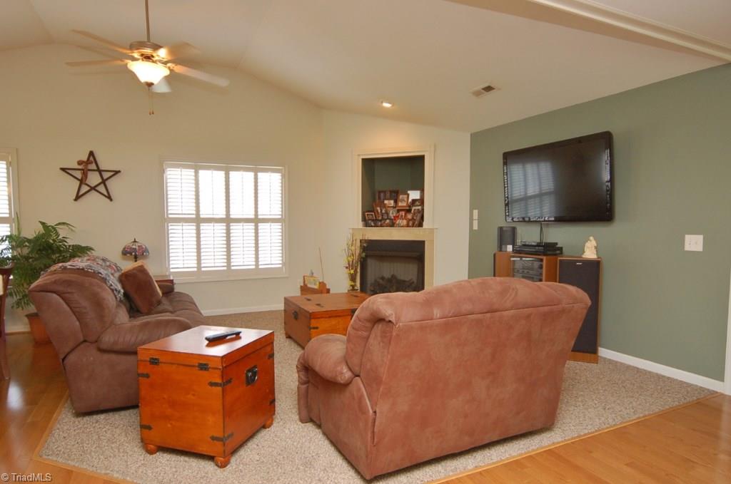 3809 Payne Road High Point, NC 27265 - Photo 4 of 30 Open concept living!