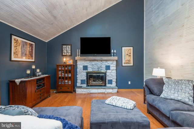 $620,000 | 17 Hickory Lane, Chester Springs, PA 19425