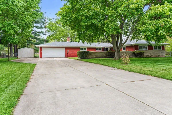 $355,000 | 16172 Brookwood Drive, Buchanan, MI 49107