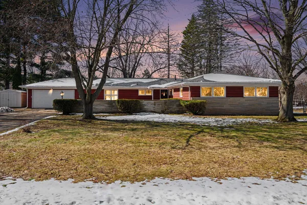 $379,000 | 16172 Brookwood Drive, Buchanan, MI 49107