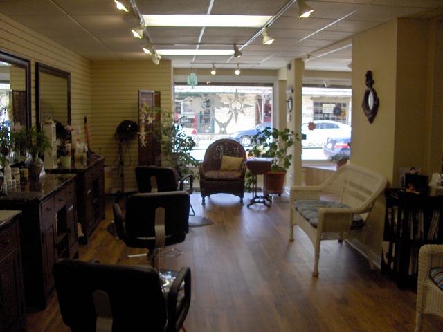 125 North Main Street Wheaton, IL 60187 - Photo 6 of 6 a living room with furniture and wooden floor