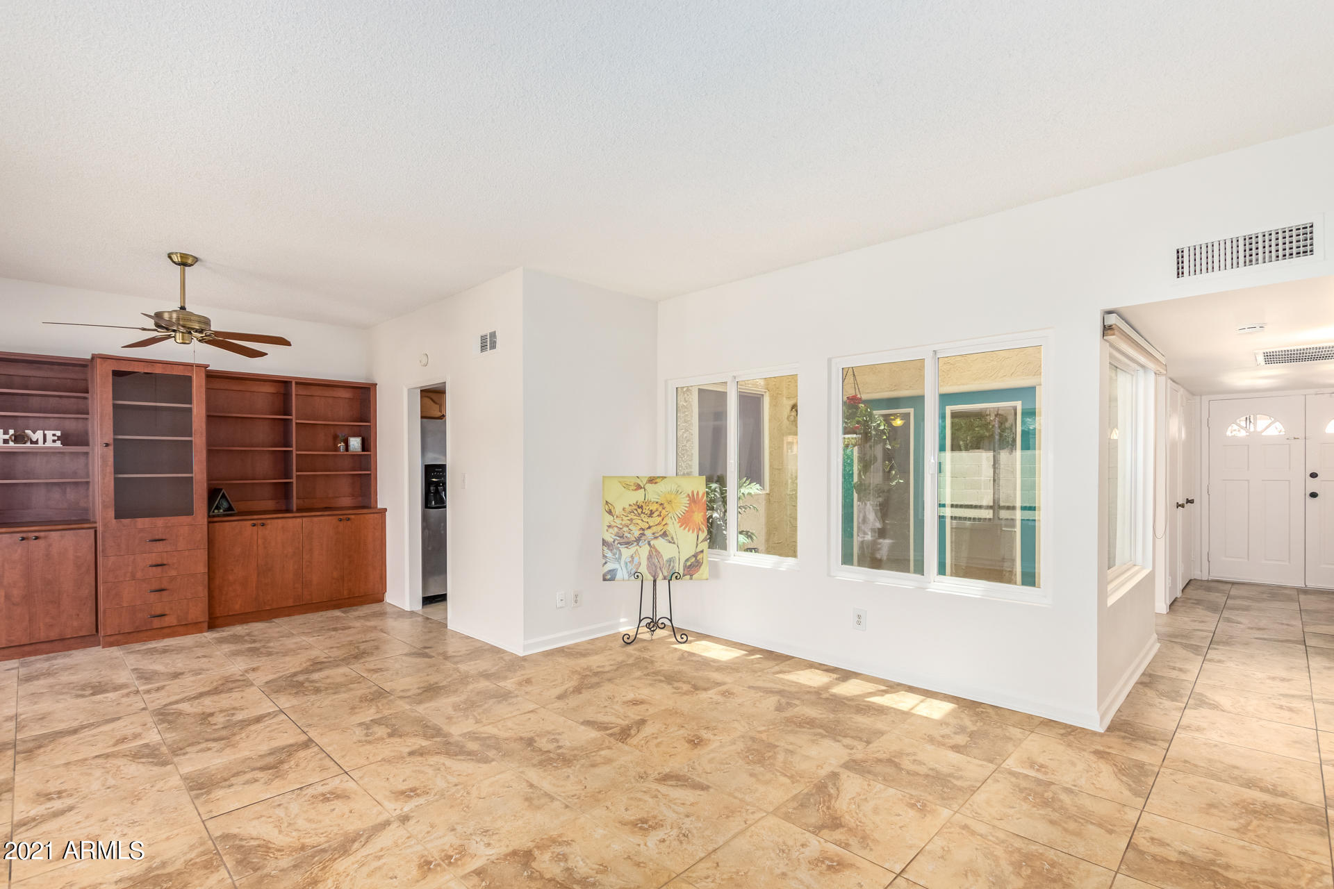 11614 South Ki Road Phoenix, AZ 85044 - Photo 14 of 23 Living Area