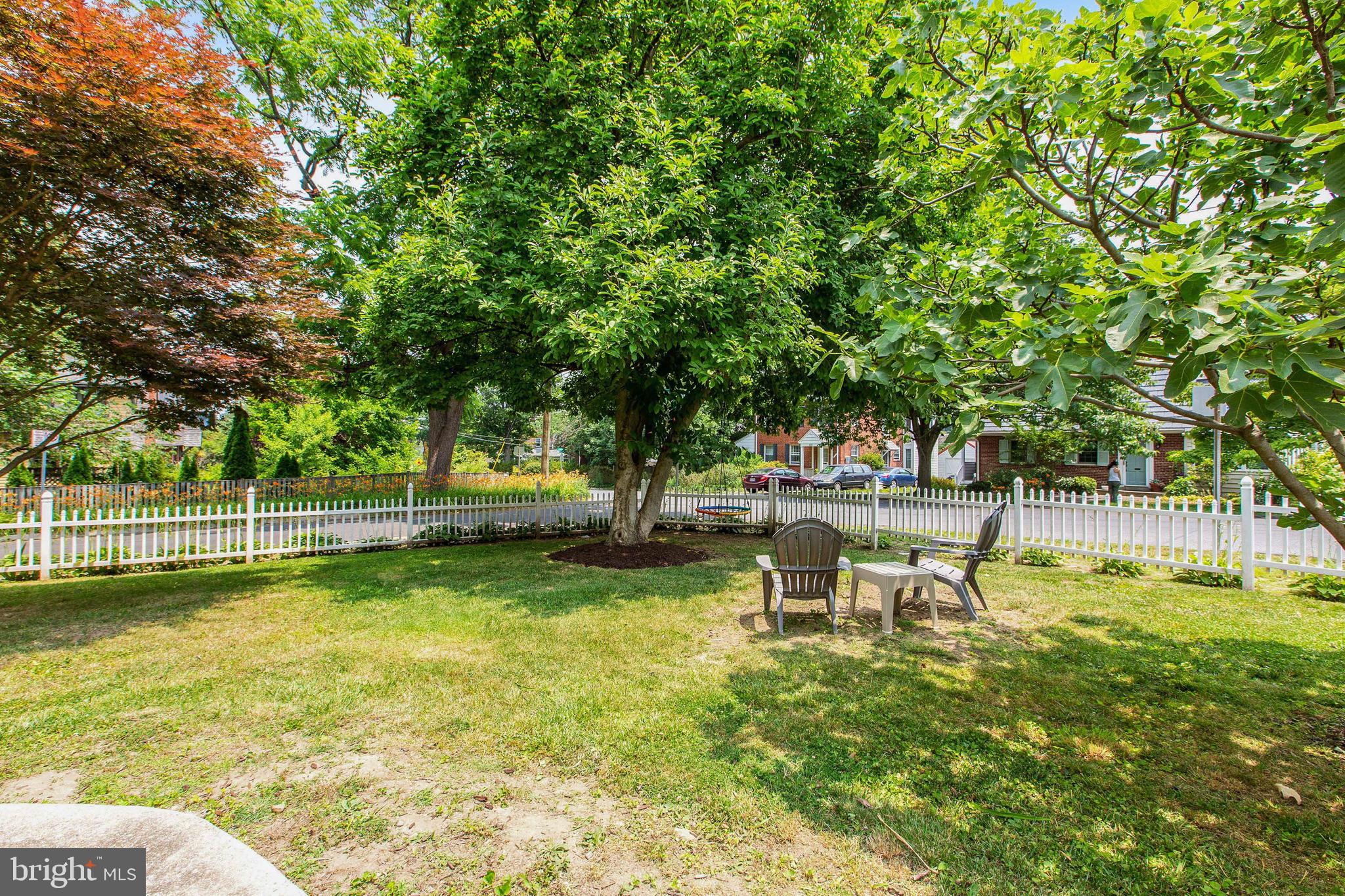 613 Pershing Drive Silver Spring, MD 20910 - Photo 32 of 43 Enchanting Yard with a Pickett Fence
