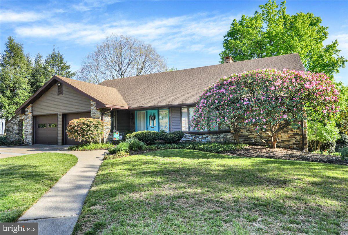 112 Grandview Boulevard Wyomissing, PA 19609 - Photo 13 of 69 a front view of a house with a yard