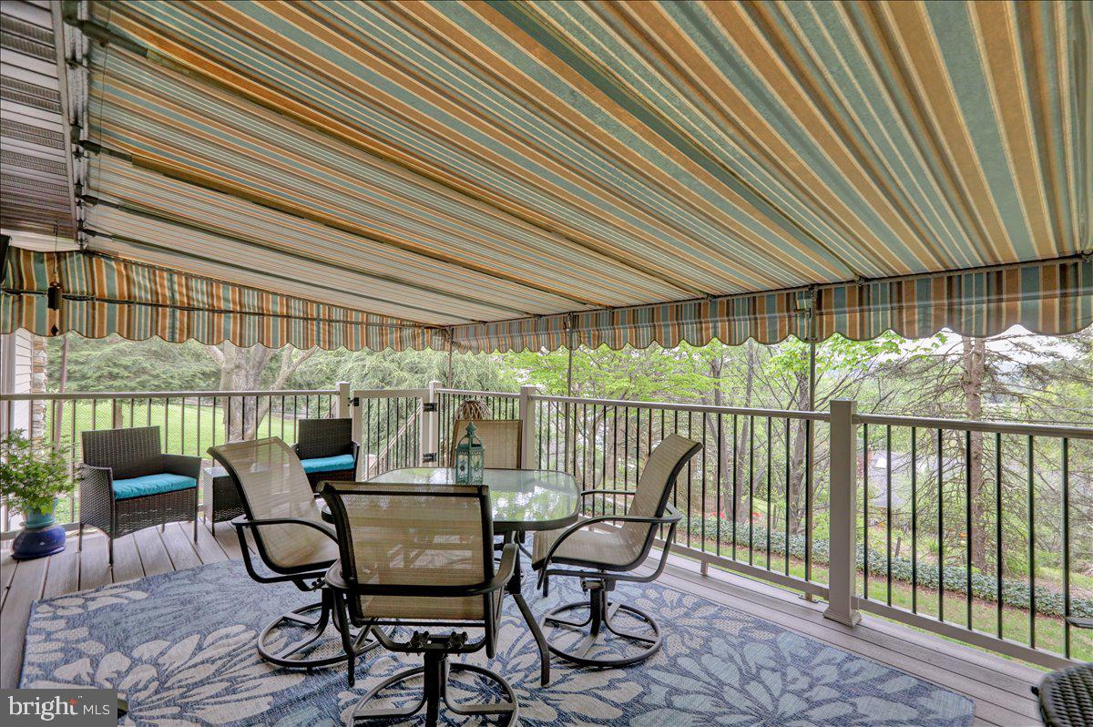 112 Grandview Boulevard Wyomissing, PA 19609 - Photo 7 of 69 a dining room with furniture and garden view