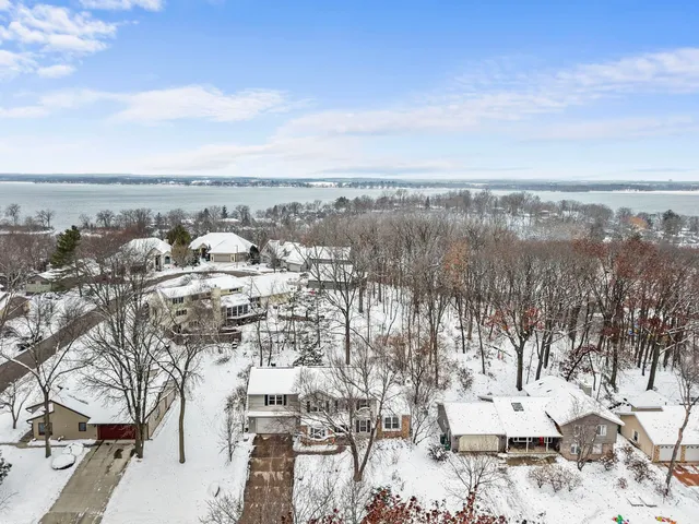 $600,000 | 6202 Rivercrest Drive, McFarland, WI 53558