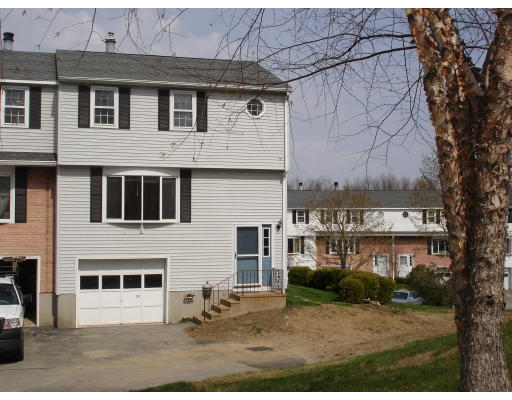 35 Lexington Road, Unit 35 Millbury, MA 01527 - Photo 1 of 9 Gallery Image 1