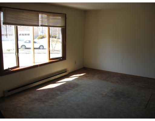 35 Lexington Road, Unit 35 Millbury, MA 01527 - Photo 2 of 9 Gallery Image 2
