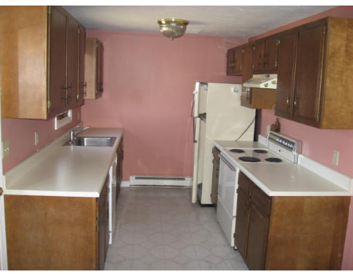 35 Lexington Road, Unit 35 Millbury, MA 01527 - Photo 3 of 9 Gallery Image 3