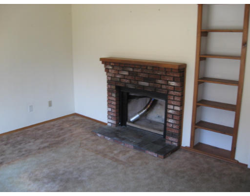 35 Lexington Road, Unit 35 Millbury, MA 01527 - Photo 4 of 9 Gallery Image 4