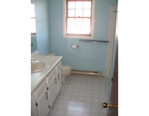35 Lexington Road, Unit 35 Millbury, MA 01527 - Photo 6 of 9 Gallery Image 6