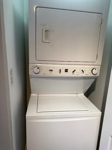 $2,600 | 6340 Americana Drive, Unit 1102, Willowbrook, IL 60527