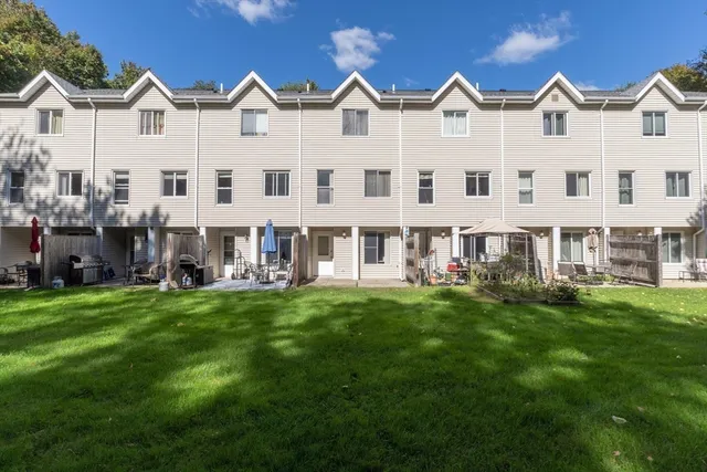 $419,900 | 18 Winter Street, Unit E, Foxboro, MA 02035